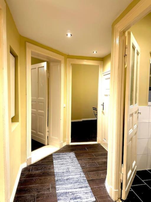 Schoenes Grosses Apartment Im Zentrum Berlins מראה חיצוני תמונה